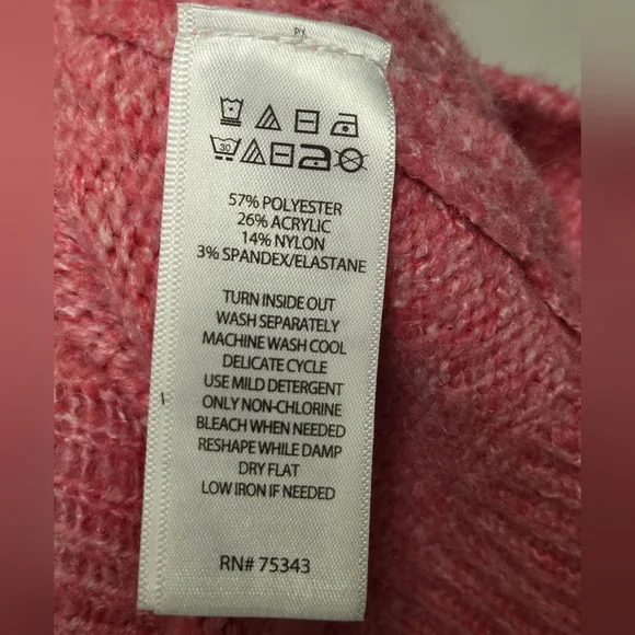 Cupcakes and Cashmere Heart Sweater, Size S, perfect for Valentine's Day! - Picture 5 of 5